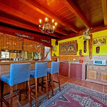 Exquisite Rural House With Garden, Pool And Views. בית נופש *