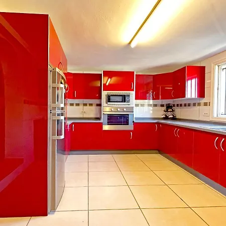 בית נופש Exquisite Rural House With Garden, Pool And Views.