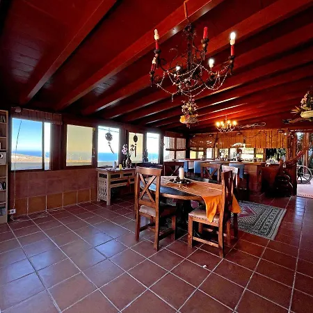 בית נופש Exquisite Rural House With Garden, Pool And Views. Arico Viejo