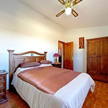 Exquisite Rural House With Garden, Pool And Views. בית נופש *
